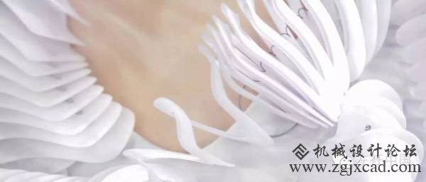 她的3D打印服装不仅能够呼吸，还能检测旁人的性别、年龄甚至注视