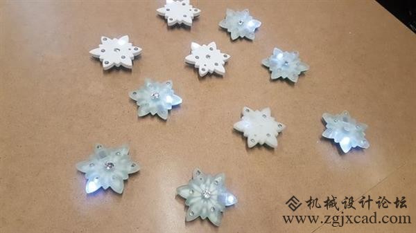 荷兰设计师推出高科技的3D打印项链Edelweiss