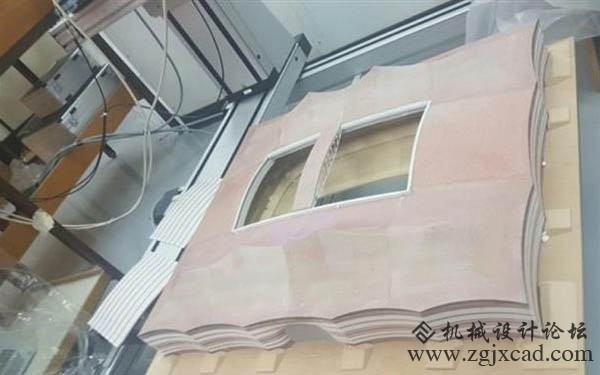建筑设计师借3D打印建筑模型验证设计合理性