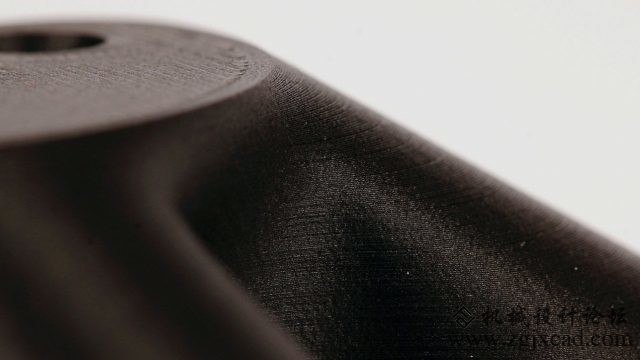 新型3D打印机 在塑料中加入碳纤维像金属一样坚固
