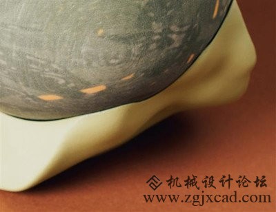 丹麦工作室利用算法和3D打印技术创造出色彩丰富的花瓶