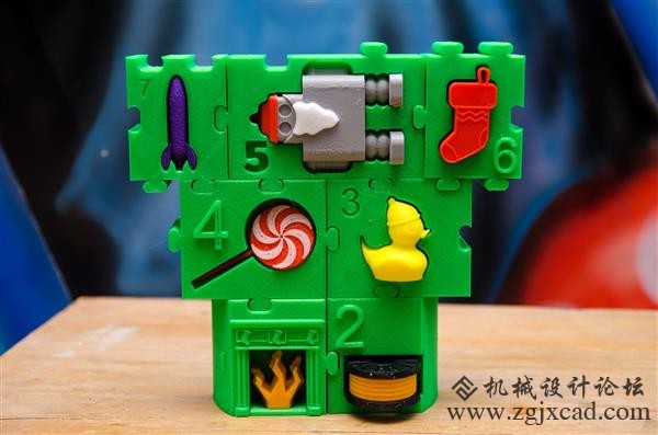 南非制造商Tom van den Bon成功完成了365天的3D打印挑战