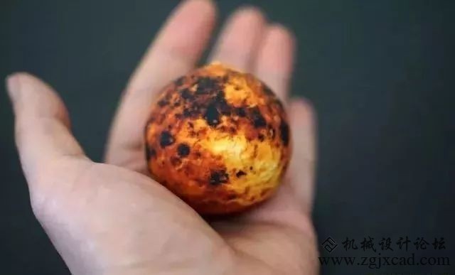 巴黎时装周透视装，全裸演绎3D打印艺术（组图）
