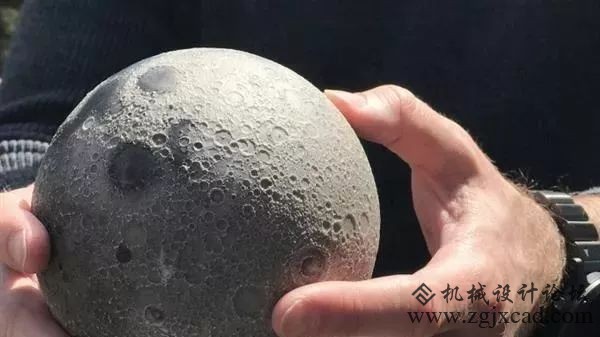巴黎时装周透视装，全裸演绎3D打印艺术（组图）