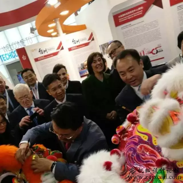 灰头土脸中国造| 汉诺威工博会的边沿选手