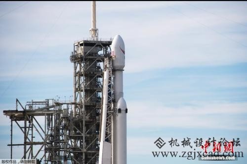 当地时间2018年2月5日，美国佛罗里达州肯尼迪航天中心，位于美国佛罗里达州的“航空海岸”卡纳维拉尔角将迎来历史性任务——SpaceX的“猎鹰”重型火箭会在此发射，运送一辆特斯拉跑车飞往太空。 