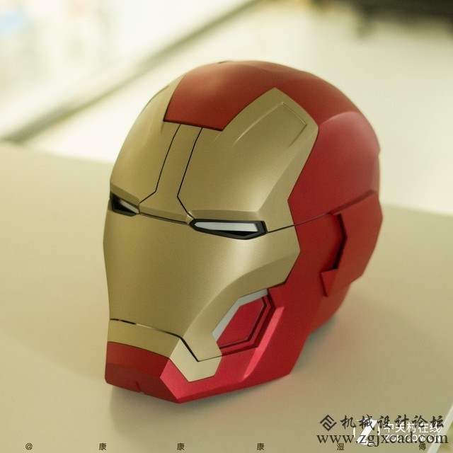 花10年造钢铁侠全身盔甲的3D打印之路 