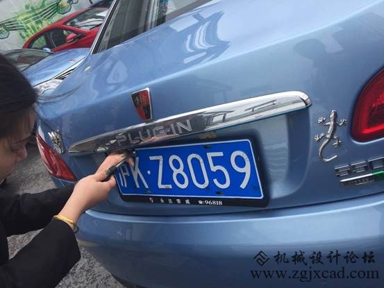 上海新能源免费沪牌门槛再抬高：至少连缴一年社保