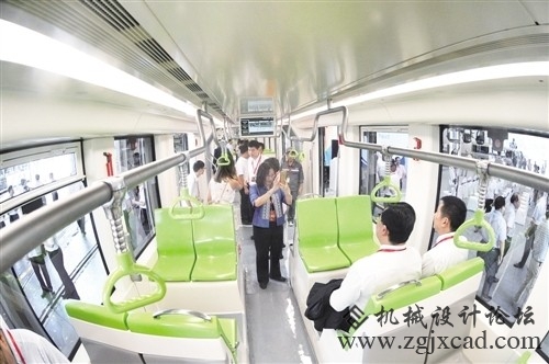 首列自主研制全线无接触网“超级电容”有轨电车下线