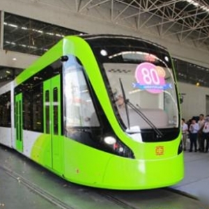 充电只需30秒的有轨电车在株洲下线