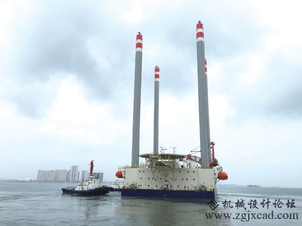 青岛海西重机为阿联酋建造的自升式海工平台起运