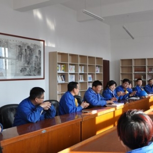 陕建机股份公司职工书屋正式开放