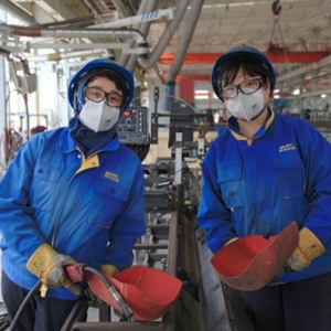 陕建机股份：弧光闪烁耀“金花”