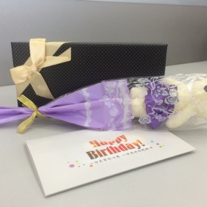公司开展“女职工生日送祝福”活动